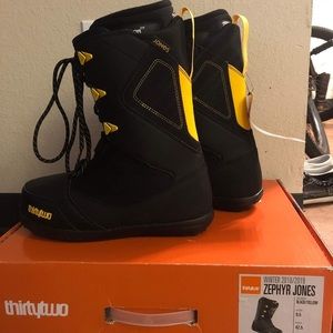 Thirtytwo zephyr Jones snow board boots